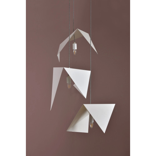 Metalowy żyrandol BIRD 3 w bieli, nowoczesny i minimalistyczny