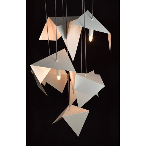 Nowoczesny metalowy żyrandol BIRD 7 w bieli, idealny do salonu