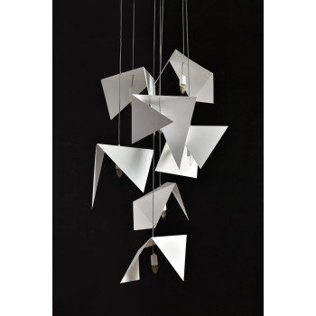 Nowoczesny metalowy żyrandol BIRD 7 w bieli, idealny do salonu