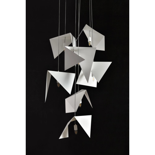 Nowoczesny metalowy żyrandol BIRD 7 w bieli, idealny do salonu