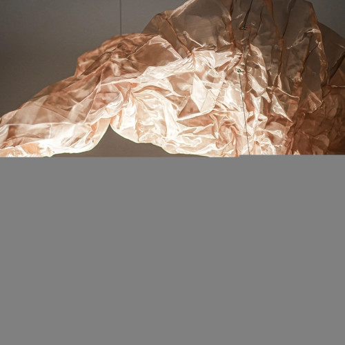 Żyrandol VISION 230 cm ze stalowej siatki, złoty, z podświetleniem LED